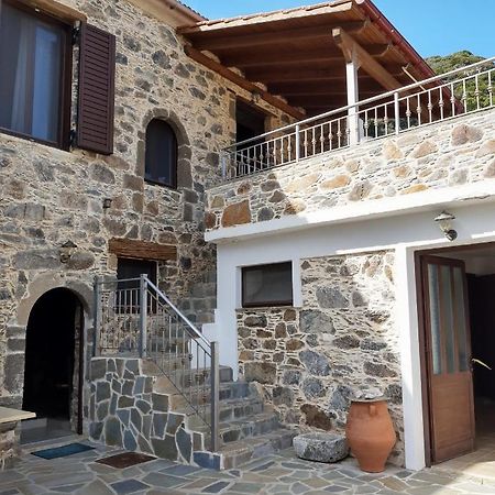 Apartamento Grandma Agatha & Virginia'S Stonehouse Kefálion Exterior foto