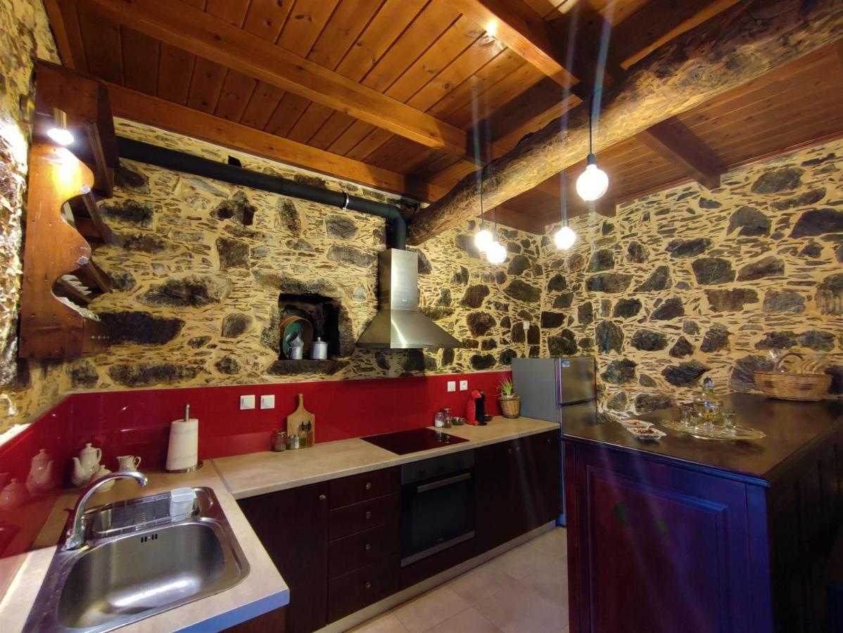 Apartamento Grandma Agatha & Virginia'S Stonehouse Kefálion Exterior foto