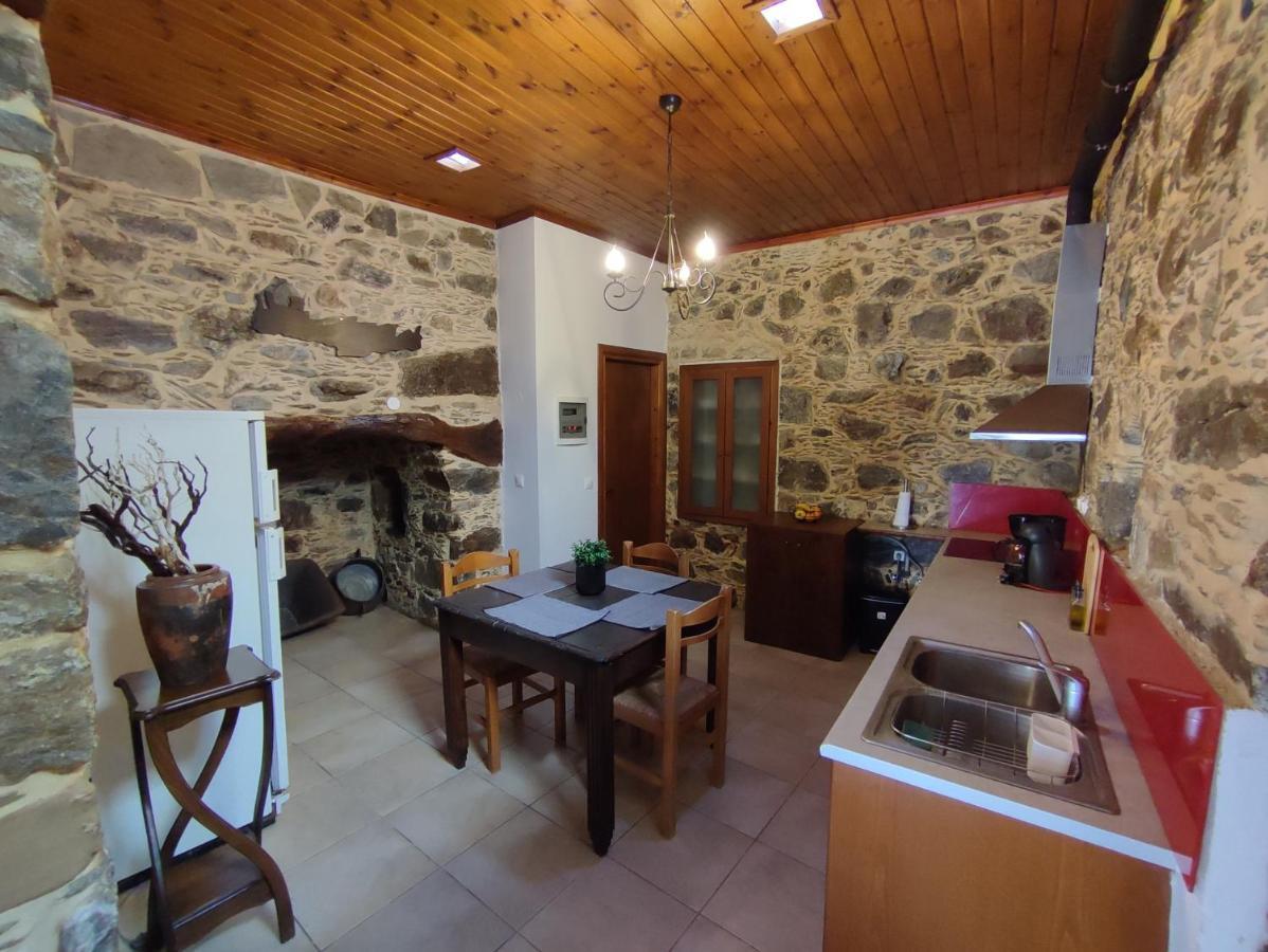Apartamento Grandma Agatha & Virginia'S Stonehouse Kefálion Exterior foto