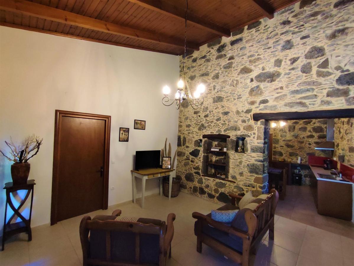 Apartamento Grandma Agatha & Virginia'S Stonehouse Kefálion Exterior foto
