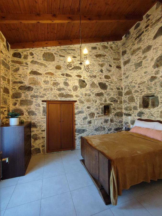 Apartamento Grandma Agatha & Virginia'S Stonehouse Kefálion Exterior foto